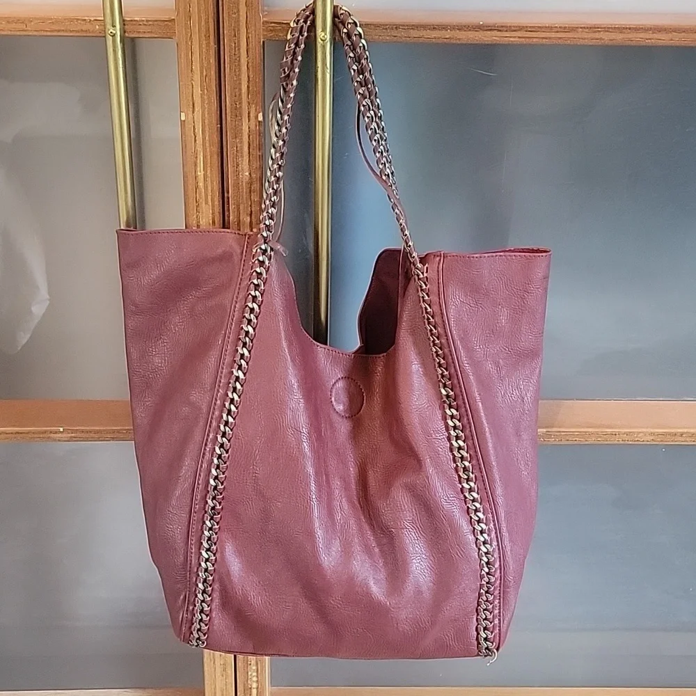 Leather shoulder bag